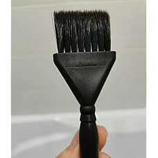 DAVINES ( Давинес)   Кисть для окрашивания   широкая 1 шт