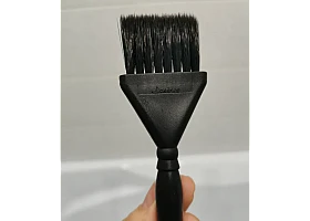 DAVINES ( Давинес)   Кисть для окрашивания   широкая 1 шт